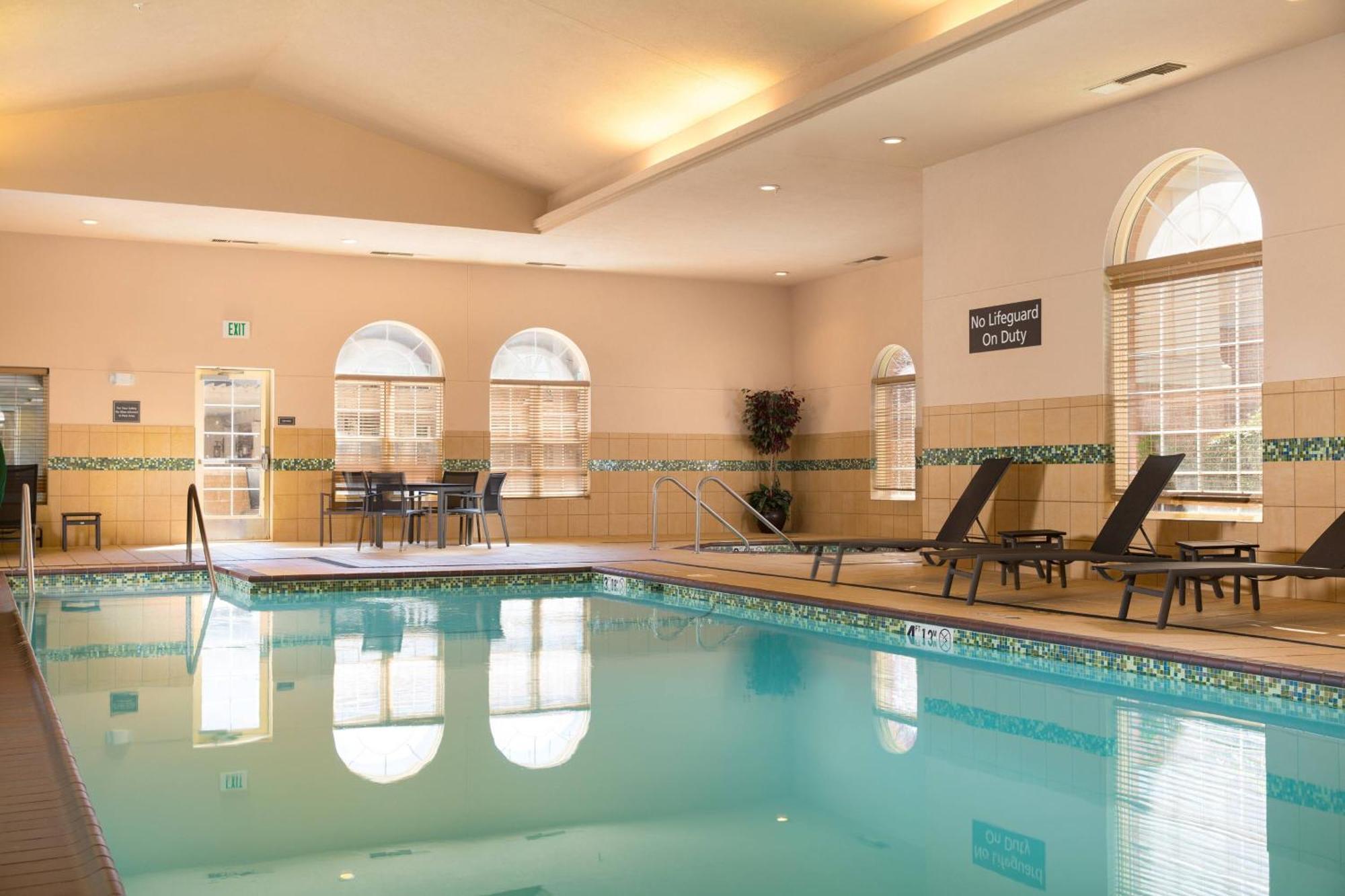 Residence Inn Kansas City Airport Bagian luar foto